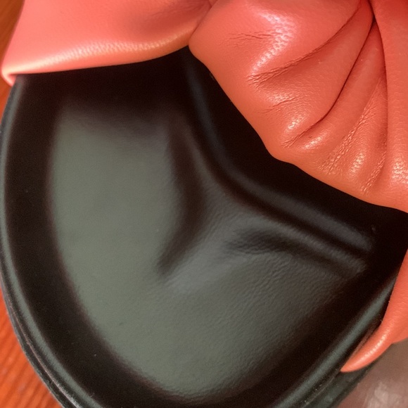 A new day flip flops, new without tags - Picture 8 of 9